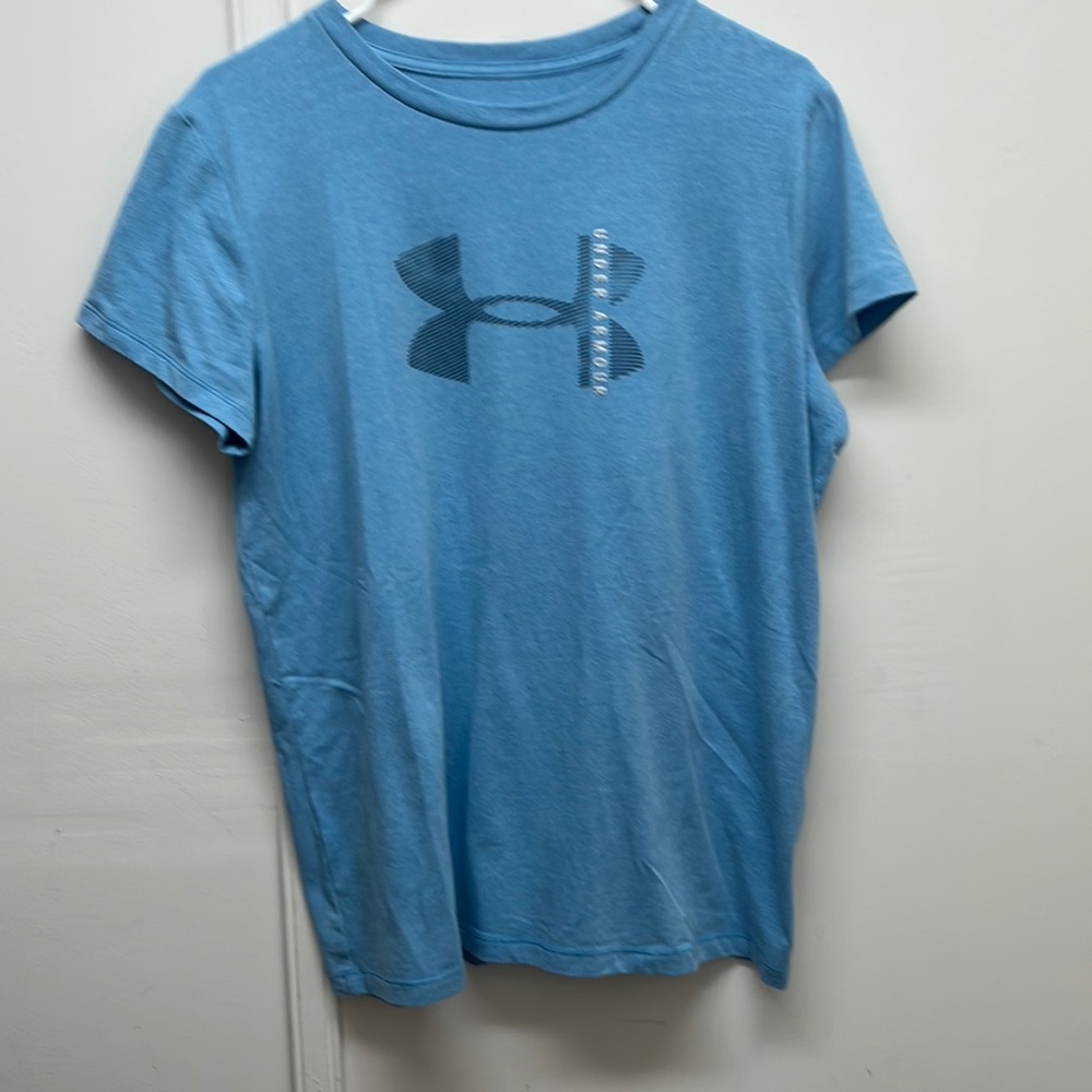 Under Armour Tee - Size L